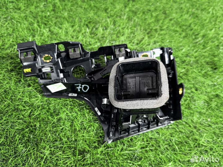 Дефлектор обдува салона Audi Q5 FY 2.0 дизель 2021