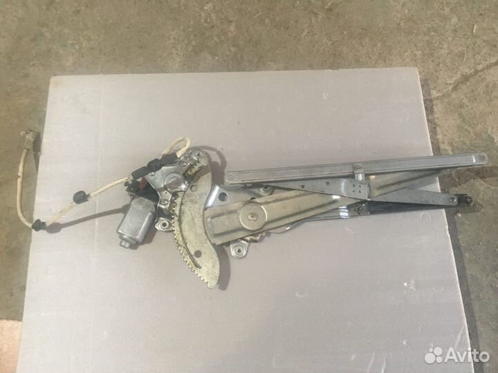 Стеклоподъемный механизм Toyota Hilux Surf 1996