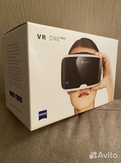 Очки виртуальной реальности Carl Zeiss VR ONE Plus