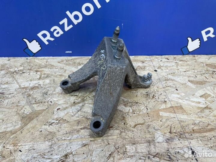 Опора кпп Renault Dokker