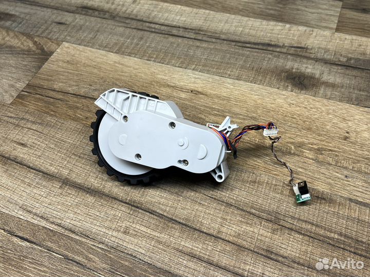 Колесо правое (R) Xiaomi Dreame D9 / D9 Pro