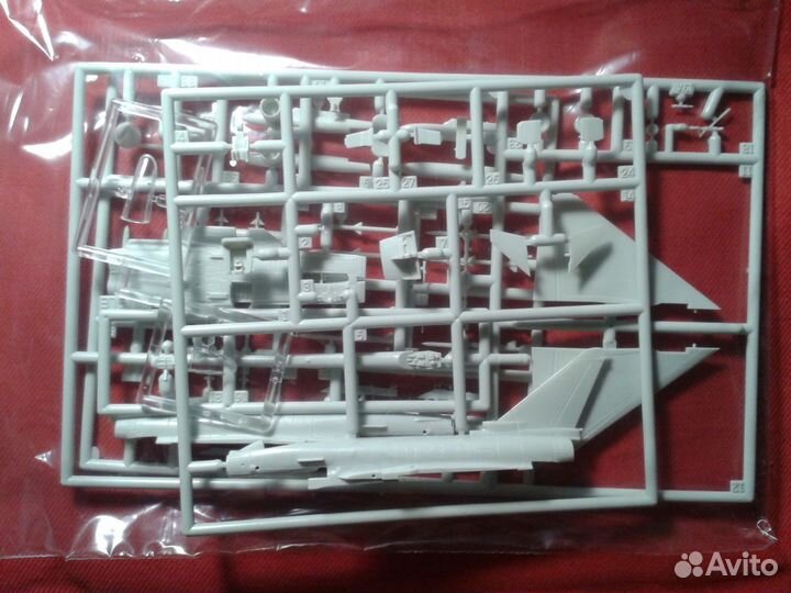 Сборная модель самолета 1 144 eurofighter typhoon