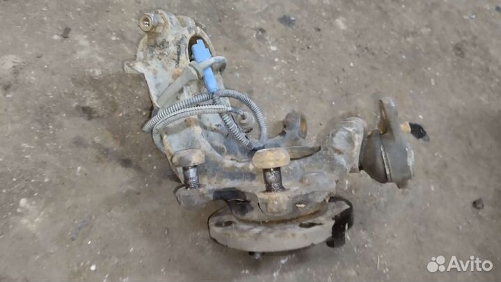 Кулак поворотный передний правый Peugeot 207