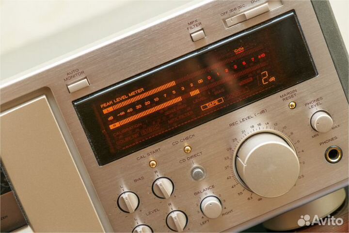 Teac V-7000