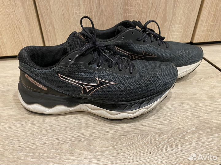 Кроссовки mizuno