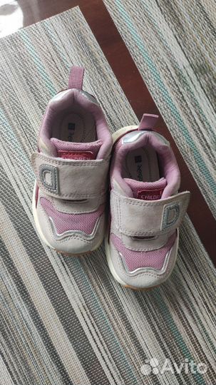 Кроссовки для девочки 23