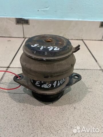 Подушка двигателя VW Golf 3