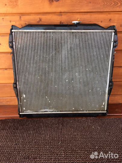 Радиатор охлаждения на тойота прадо 95 1 KZ-TE