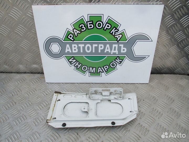 Лючок бензобака Volkswagen Crafter 2011г