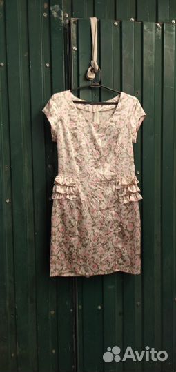 Женские вещи много