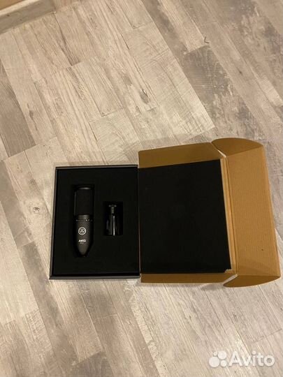 Студийный микрофон akg p120