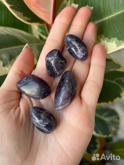 Аметист натуральный галтовка