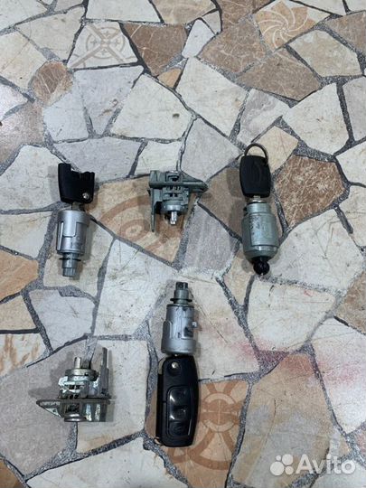 Комплект личинок (замков) Ford Focus седан 1.6