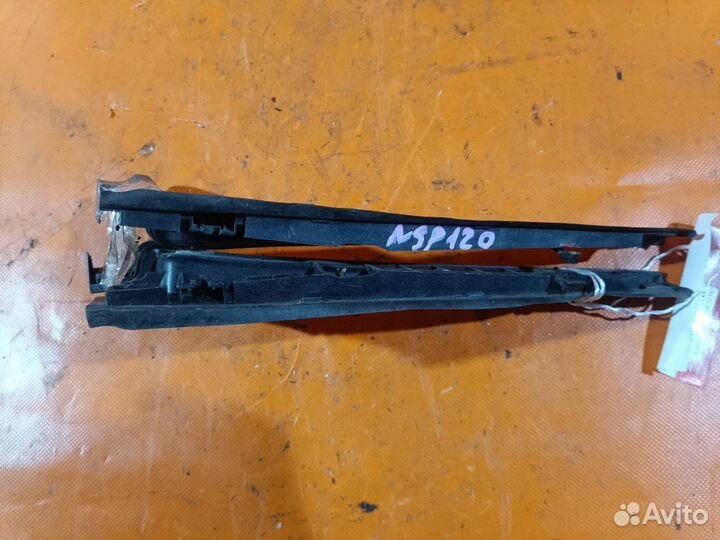 Жабо Toyota Ractis NCP120