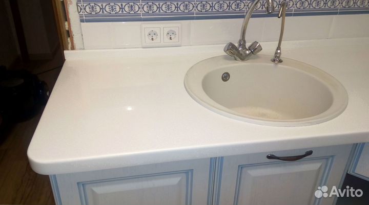 Столешница для ванной из искуственного камня