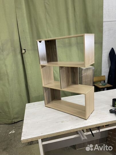 Книжный стеллаж