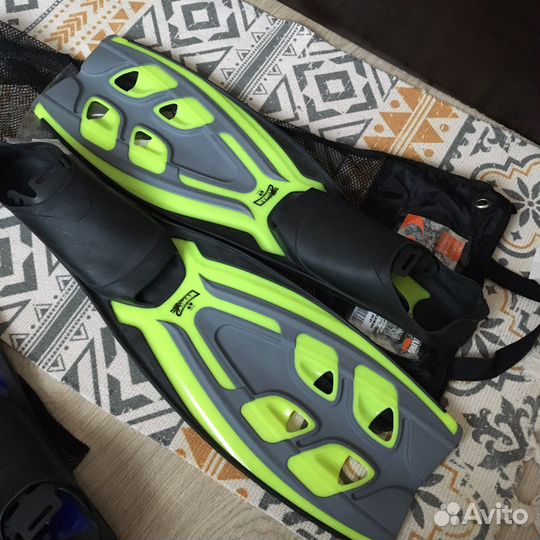 Ласты новые salvas caiman италия