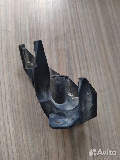 Кронштейн крепления троса кпп