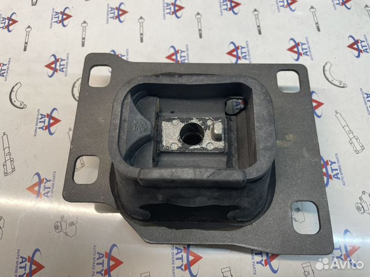 Подушка крепления коробки передач Ford Focus II