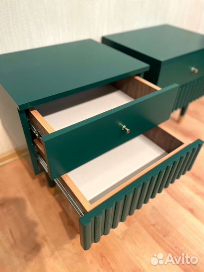 Тумбочка прикроватная