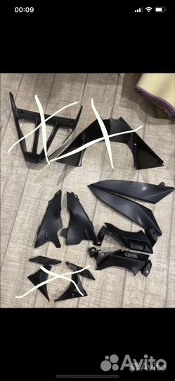 Пластиковые детали yamaha R1 2005 года