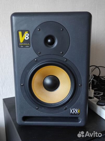 Студийные мониторы KRK V8 s2