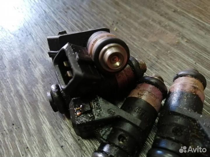 Форсунка топливная K4M Рено Renault 1.6L 16V