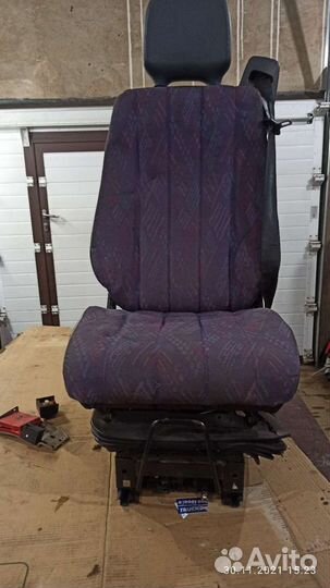 Сиденье водительское mercedes