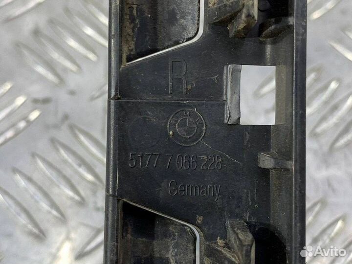 Кронштейн порога правый Bmw 5 Е60 N52B30 2005