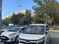 Toyota Voxy 2.0 CVT, 2018, 85 000 км, с пробегом, цена 2 850 000 руб.