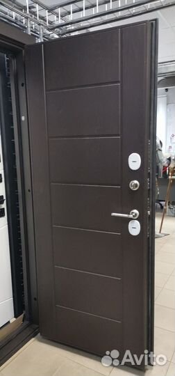 Дверь входная термо-люкс фактурный шоколад