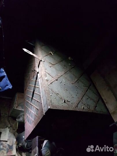 Сундук старинный