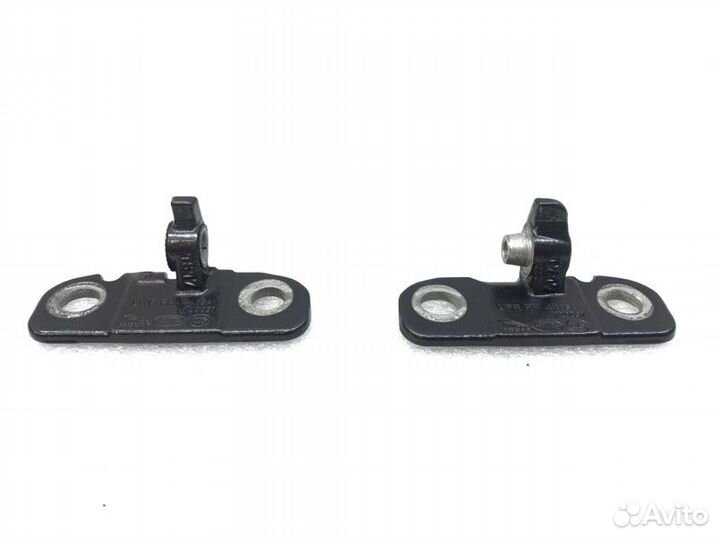 Петля двери задняя правая Land Rover Range Rover