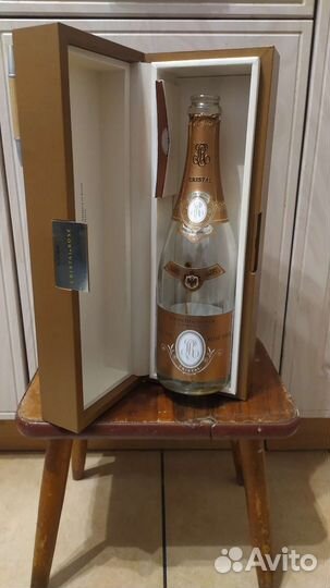 Пустая бутылка и коробка Crystal Кристал