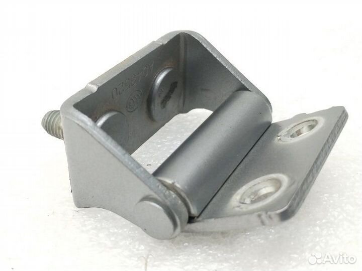 Петля двери багажника задняя левая Mitsubishi