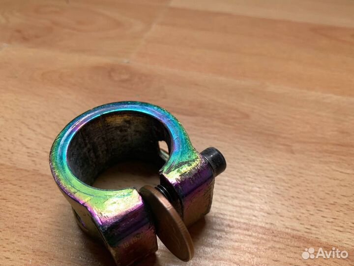 Зажим для трюкового самоката