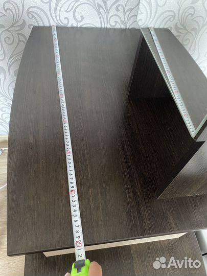 Туалетный стол с зеркалом