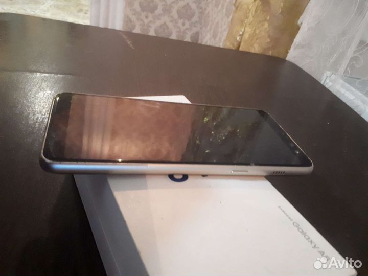 Телефон Samsung а8