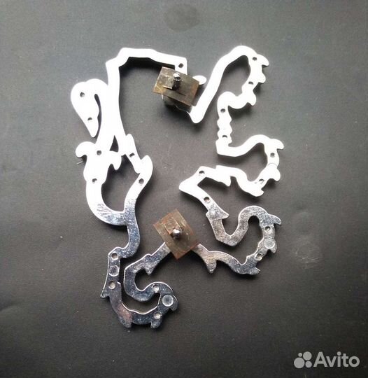 Эмблема на авто