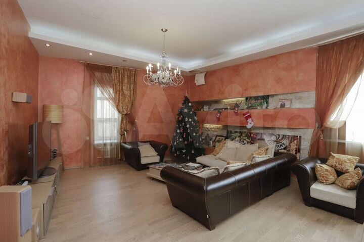 Коттедж 603 м² на участке 35 сот.