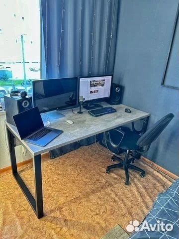 Стол для звукозаписи