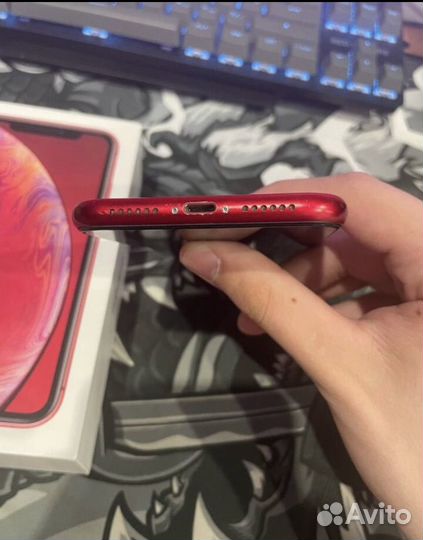 Телефон iPhone XR