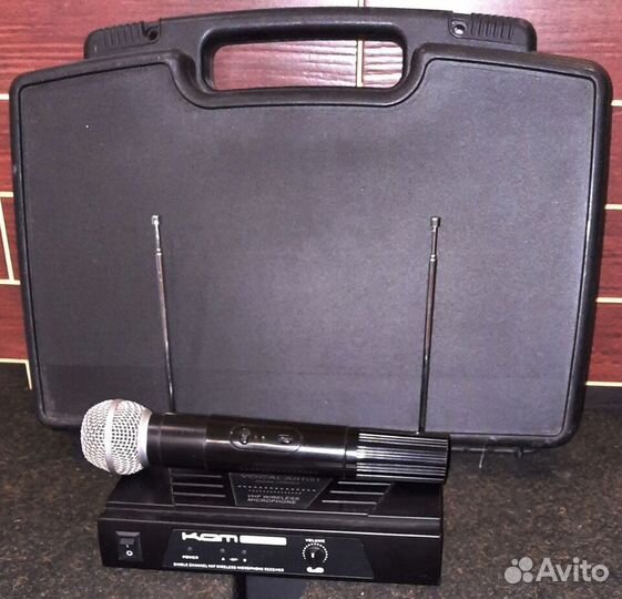 Микрофон вокальный KAM радио KWM-6 Pro в Кейсе 9V