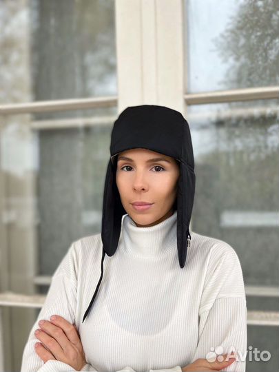 Шапка ушанка женская стеганая черного цвета