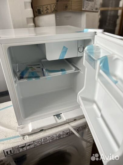 Минихолодильник с замком новый