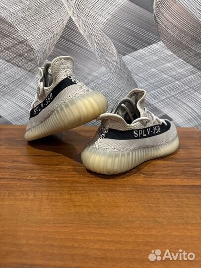Кроссовки Adidas yeezy boost 350 размер 42
