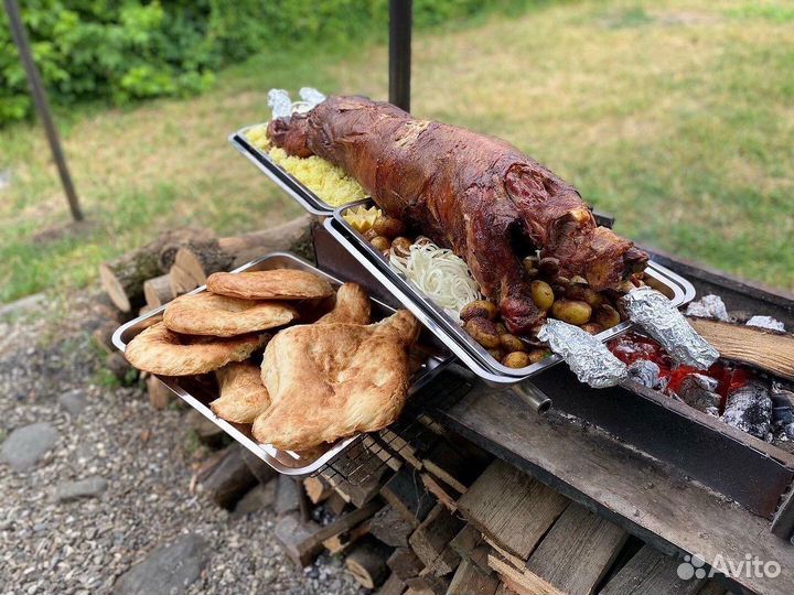 Барашек (ягнёнок) на вертеле