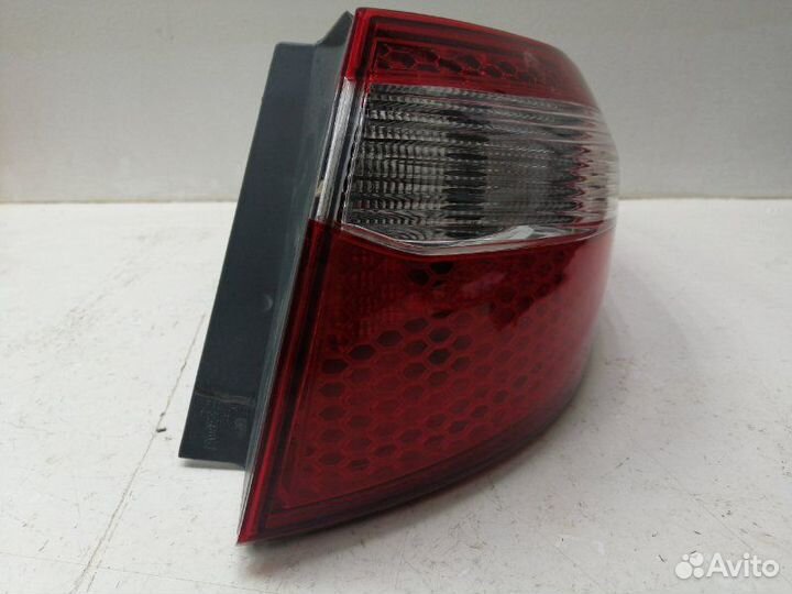 Фонарь задний правый Kia Rio
