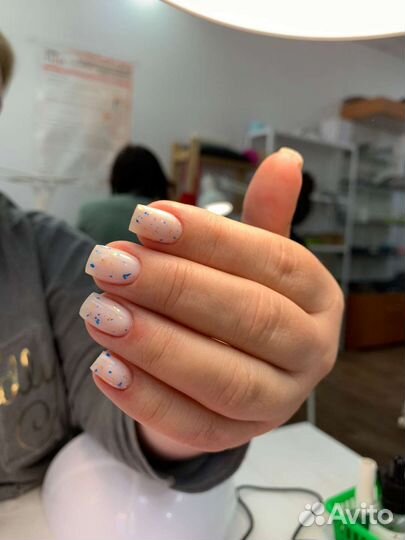 Нужна модель на маникюр