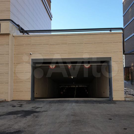 Машиноместо, 13 м²